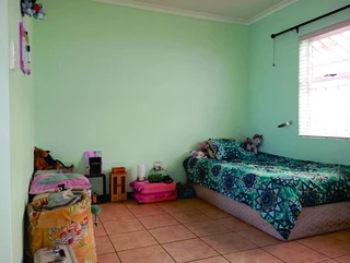 Secure 3-Bedroom And 2-Bathroom Townhouse In 1 Jesse Crescent