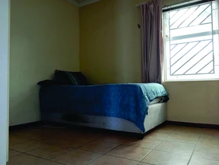 Secure 3-Bedroom And 2-Bathroom Townhouse In 1 Jesse Crescent