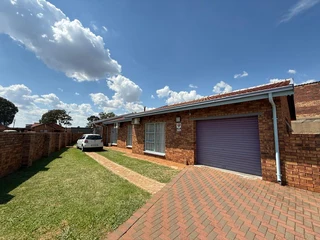 3 Bedroom house for sale in Lenasia