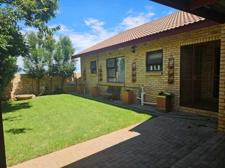 Modern Lock-up and go