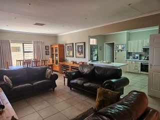 Modern Lock-up and go