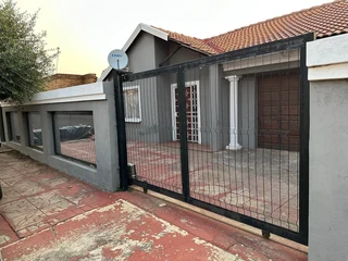3 BEDROOM HOUSE IN NELLMAPIUS