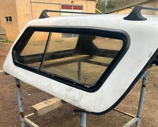 2020 Nissan  NP 200 canopy