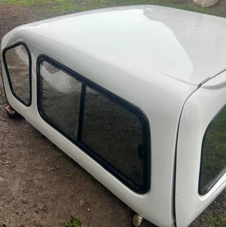 2017 Nissan NP 200  canopy