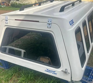 2010 ISUZU LWB CANOPY