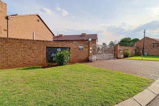 Lovely Duplex Townhouse for Sale