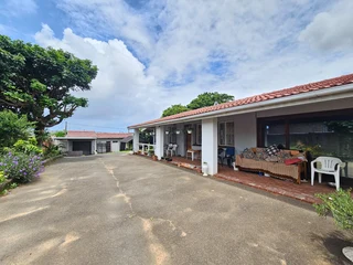 House in Bluff For Sale