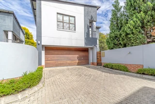 Luxurious 4 Bedroom,4.5 Bathrooms