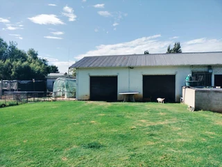 HOUSE IN EXCELLENT CONDITION. BEAUTIFUL GARDEN. BOREHOLE. NO REPAIRS NEEDED.