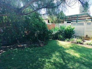 HOUSE IN EXCELLENT CONDITION. BEAUTIFUL GARDEN. BOREHOLE. NO REPAIRS NEEDED.