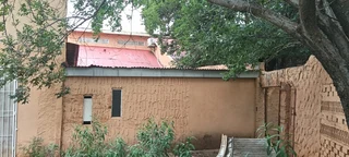 DESIGN YOUR OWN MILTIFARIOUS DUBBELSTORY HOUSE. STRONG WATER. LARGE WOKSHOP. VIEW  TO PLAN.