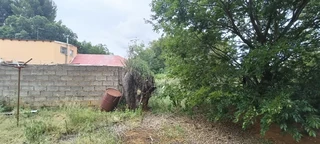 DESIGN YOUR OWN MILTIFARIOUS DUBBELSTORY HOUSE. STRONG WATER. LARGE WOKSHOP. VIEW  TO PLAN.