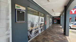 Own Your Own Pub And Grill With Great Potensial.  Large Floor Space.