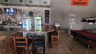 OWN YOUR OWN PUB AND GRILL WITH GREAT POTENSIAL.  LARGE FLOOR SPACE.