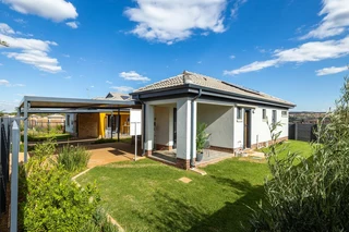 House in Lotus Gardens For Sale