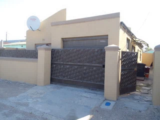 Discover Your New Home: 3-Bedroom Beauty in Makhaza!&#34;