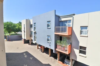 Modern 1 Bedroom Apartment - Perfect for First Time Buyers!