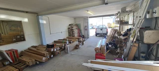 Neat factory and AAA offices situated in Prime Park, Diep River.