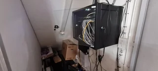 Neat factory and AAA offices situated in Prime Park, Diep River.