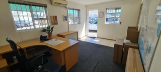 Neat factory and AAA offices situated in Prime Park, Diep River.