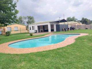 3 Bedroom 1 Bathroom for Sale in Florida