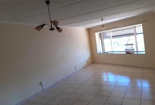 THREE BEDROOM APARTMENT TO RENT ON THE BLUFF IN BRIGHTON ROAD