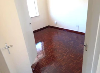 THREE BEDROOM APARTMENT TO RENT ON THE BLUFF IN BRIGHTON ROAD