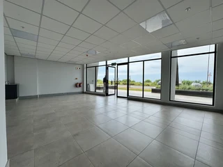 Upscale and Appealing 48m2 Area for Retail Establishment to  Let