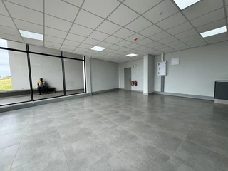 Upscale and Appealing 50m2 Area for Retail Establishment to  Let