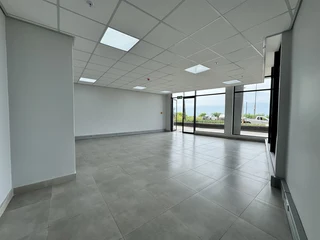 Upscale and Appealing 50m2 Area for Retail Establishment to  Let