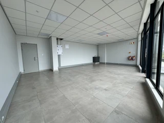 Upscale and Appealing 48m2 Area for Retail Establishment to  Let