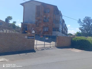 Various Size Apartments Available In This Block Close To The Ocean In Isipingo Beach