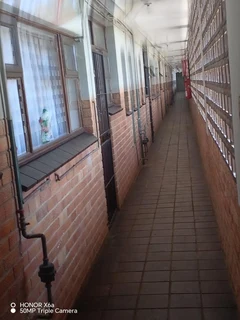 VARIOUS SIZE APARTMENTS AVAILABLE IN THIS BLOCK CLOSE TO THE OCEAN IN ISIPINGO BEACH