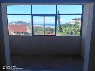 VARIOUS SIZE APARTMENTS AVAILABLE IN THIS BLOCK CLOSE TO THE OCEAN IN ISIPINGO BEACH