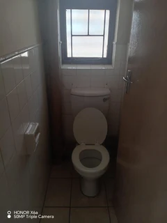 VARIOUS SIZE APARTMENTS AVAILABLE IN THIS BLOCK CLOSE TO THE OCEAN IN ISIPINGO BEACH