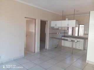 VARIOUS SIZE APARTMENTS AVAILABLE IN THIS BLOCK CLOSE TO THE OCEAN IN ISIPINGO BEACH