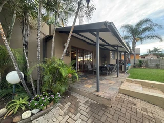 House for sale in a secure estate in Bendor
