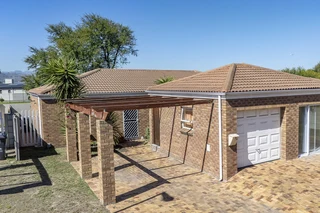 Secure Estate Living Gem!