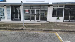 Retail space to let in Newton Park