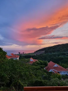 Beautiful valley and seaview Townhouse nestled inbetween nature