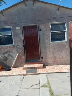 Spacious 2-Bedroom Site C Gem with Extra Flats!