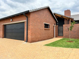 Modern Three Bedroom Simplex WITH SOLAR to rent in iQ Zomerlust