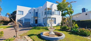 PRIME COASTAL HOLIDAY HOME IN VERY POPULAR BAY VIEW – HARTENBOS