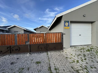Charming 3-Bedroom Home in Bluewater Bay