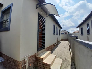 3 bedroom apartment for sale in Kosmosdal