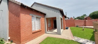 Property For Sale in Centurion, Monavoni