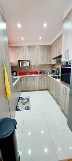 **Elegant Share Block Gem in North Beach Prime**