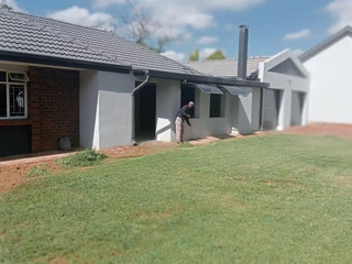 NEWLEY RENOVATED 4 BEDROOM HOUSE TO LET