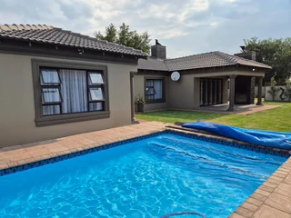 Luxurious 4-Bedroom Home with Pool