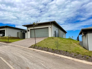 Stylish Coastal Living in Salta Sibaya – Modern 3-Bedroom Single-Storey Home